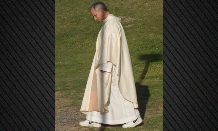 Papa Leo XIV surprizon botën e modës, “Vanity Fair” e rendit mes 70 personave më elegantë në botë