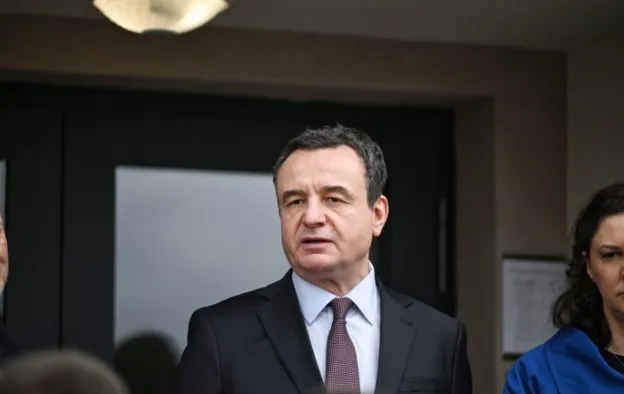 Para seancës konstituive të Kuvendit të Kosovës, Kurti fton në takim krerët e tri partive opozitare