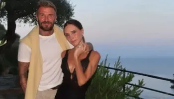 Pas 29 vitesh, David dhe Victoria Beckham rikthehen në hotelin ku “fshihnin” romancën e tyre (VIDEO)