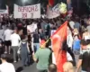 Pas fjalimeve te Kryeministria, nis marshimi në rrugët e Tiranës: Edi Rama jepe dorëheqjen