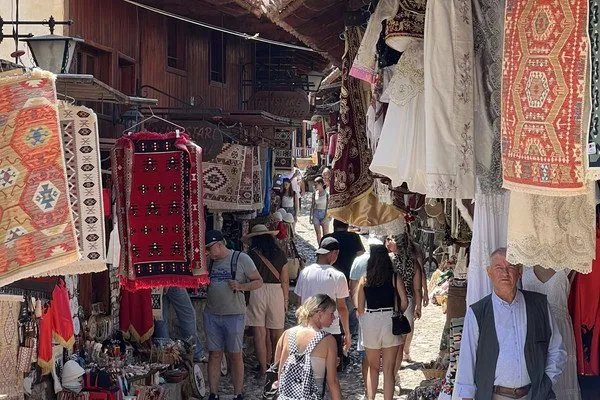 Pazari i Krujës, një mozaik tradite që vijon të tërheqë vizitorë
