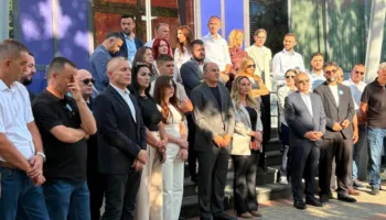 PDK-ja bllokon hyrjen e Qeverisë së Kosovës për të gjashtën ditë, paralajmërohen protesta masive
