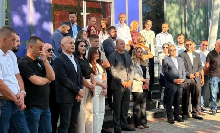 PDK-ja bllokon hyrjen e Qeverisë së Kosovës për të gjashtën ditë, paralajmërohen protesta masive