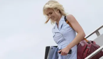 “Për mua, vetëm ti ke rëndësi”, letrat intime të asistentes së Trumpit ndezin polemika në Shtëpinë e Bardhë
