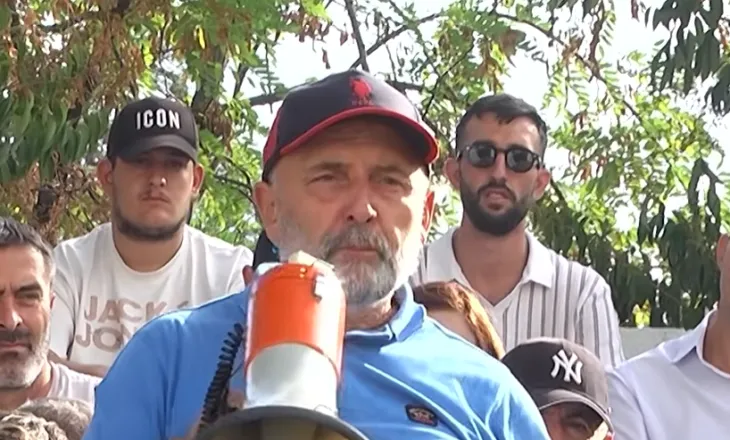 Përçahet protesta! Aflred Cako kërkon drejtimin, thirrje për bllokim rrugësh