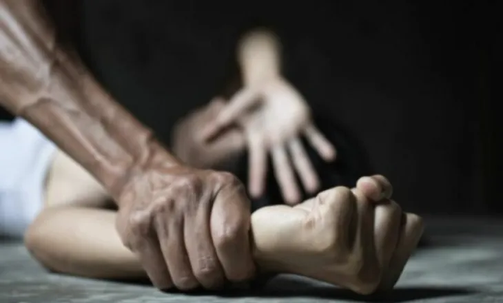 Përdhunoi një vajzë 4 vite më parë/ Arrestohet në Mal të Zi 52-vjeçari shqiptar