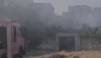 Përfshihet nga flakët banesa pranë QSUT-së, zjarri rrezikon edhe restorantin! Ja për çfarë dyshohet