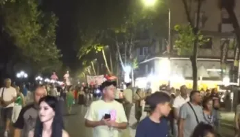 Përfundon dita e 70-të e protestës, nis marshimi në rrugë