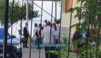 Përfundon mbledhja e qeverisë në Pogradec, ministrat largohen me dosje në duar