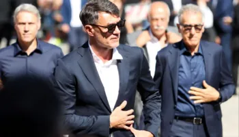 “Përjetova emocione të forta”, Maldini rrëfehet pas ceremonisë së lamtumirës për Baresin: Ranieri? Thjesht u përshëndetëm