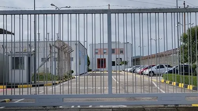 Përleshja në burgun e Fierit, transferohen dy të dënuar, nën hetim 6 policë