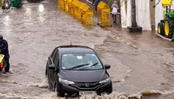Përmbytje në Indi, raportohet për 100 të vdekur