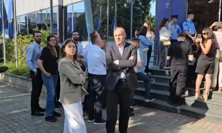 Përplasja për institucionet, PDK del para Qeverisë: Kurti të shkojë në Kuvend!
