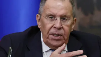 Përplasje Moskë-Beograd/ Lavrov paralajmëron Serbinë pas afrimit me Zelenskyn