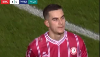 Përse ndodh gjithmonë kështu me lojtarët shqiptarë? Anis Mehmetin e fshijnë nga lista në Premier League