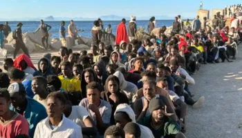 Përshkallëzohet përplasja Spanjë-Itali për emigrantët, Madridi vendos kontrolle kufitare