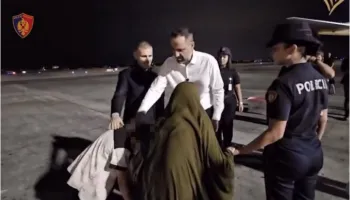 Pesë shqiptarë u riatdhesuan nga kampet e Sirisë, Rama: Një detyrim njerëzor!