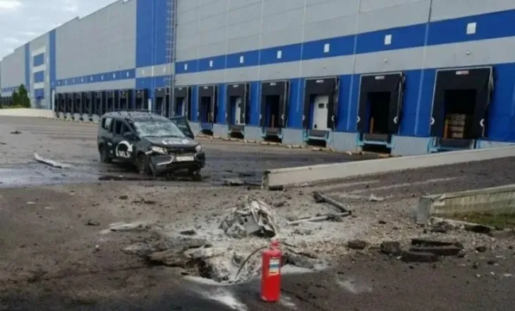 Pesë të vdekur në rajonin e Moskës, Ukraina vijon sulmet ndaj depove