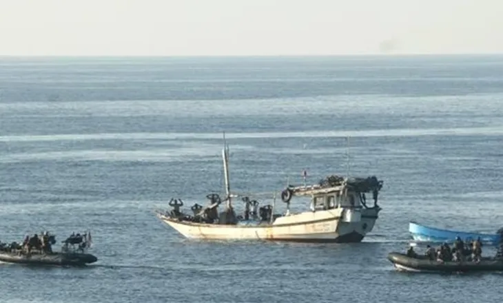 Piratët rrëmbejnë një cisternë të lidhur me Iranin