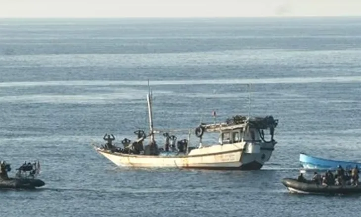 Piratët rrëmbejnë një cisternë të lidhur me Iranin –