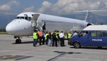 Pjesë e trafikut të drogës, ekstradohet Xhuljano Hoxha. Një tjetër arrestohet në Rinas