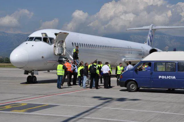 Pjesë e trafikut të drogës, ekstradohet Xhuljano Hoxha. Një tjetër arrestohet në Rinas