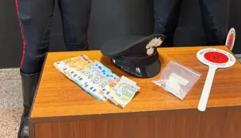 Pjesë e ‘ushtrisë së drogës’, shqiptari kapet duke trafikuar kokainë në Itali! E kishte fshehur në shkurre, ja skema se si operonte