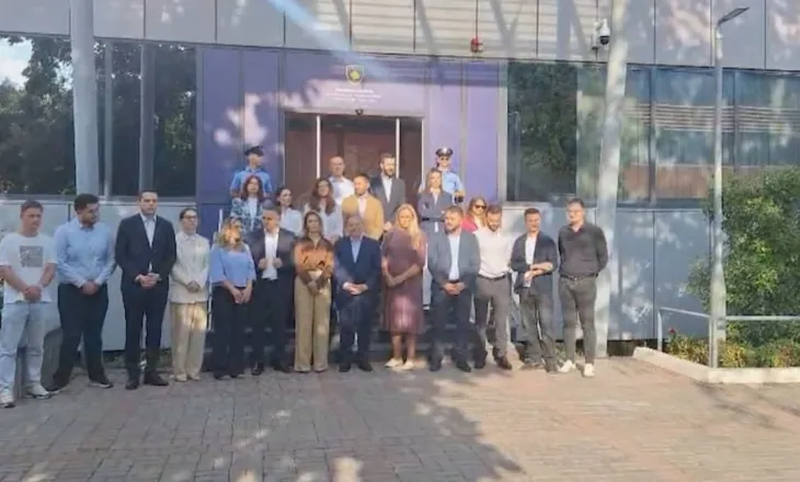 “Po dëmtoni qytetarët” PDK dhe Aleanca “rrethojnë” sërish Albin Kurtin në kryeministri