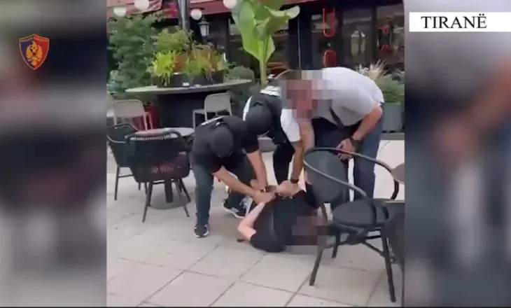 Po shkëmbenin kokainë në rrugë, dy të rinjtë arrestohen në flagrancë në Tiranë! Sekuestrohen 1 ‘BMW’ dhe 3 celularë