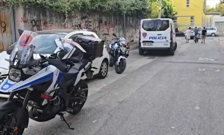 Po transportonin 11 emigrantë nga Korça drejt Tiranës kundrejt pagesës, arrestohen dy 21-vjeçarë
