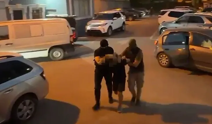 Po transportonte armë zjarri për shitje në Tiranë, arrestohet 26-vjeçari në kthesën e Kamzës