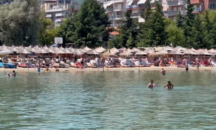 Pogradeci, destinacioni i preferuar në gusht! Vendas dhe të ardhur nga jashtë e zgjedhin për klimën dhe qetësinë