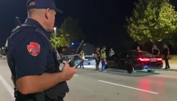 Policia “blindon” hyrjen e Vlorës, kontrolle për persona në kërkim