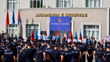 Policia e Shtetit shton 389 efektivë, Lamallari: Uniforma nuk ju jep privilegje, por përgjegjësi!