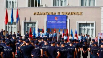 Policisë së Shtetit bëhet me 389 efektivë të rinj, ministri Lamallari: Uniforma nuk jep privilegje, por përgjegjësi!