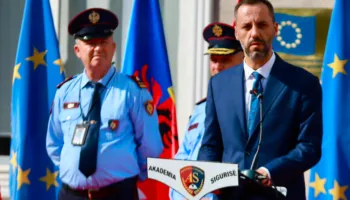 Policisë së Shtetit i shtohen 389 të rinj e të reja, Lamallari: Uniforma nuk ju jep privilegje, por përgjegjësi