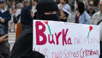 Portugalia ndalon mbulimin e fytyrës në publik, deri në 3 mijë euro gjobë për shkelësit