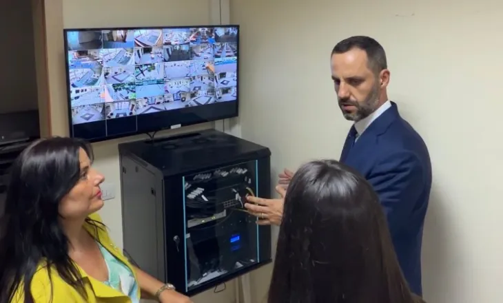 Prej muajit shtator “Smart City” në shkollat e Tiranës, Lamallari tek gjimnazi “Qemal Stafa”: Janë instaluar kamerat me inteligjencë artificiale!
