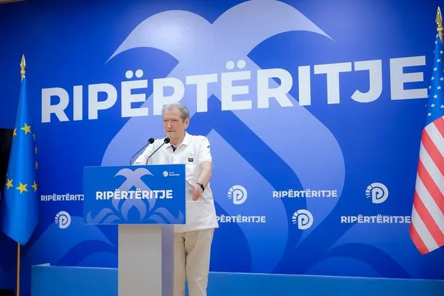 “Pritet zëvendësimi i shpejtë i…”/ Berisha zbulon “Komisionin Balla” brenda PS: Niko Peleshi viktima e parë, ka panik