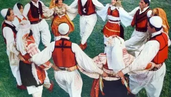 Problemet e kultivimit të Folklorit pas viteve ’90, specialisti i kulturës: Duhet të ruajmë traditën