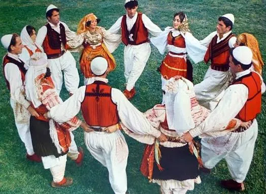 Problemet e kultivimit të Folklorit pas viteve ’90, specialisti i kulturës: Duhet të ruajmë traditën