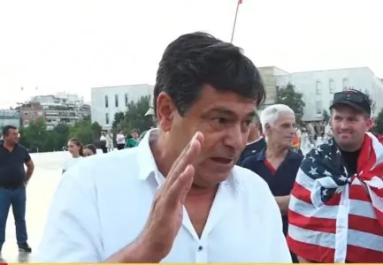 Profesori Lush Susaj: Qeveria i ngjan një organizate kriminale. Zjarret? Duhet të ishin në punë inxhinierët e pyjeve dhe jo patronazhistët e fëlliqur