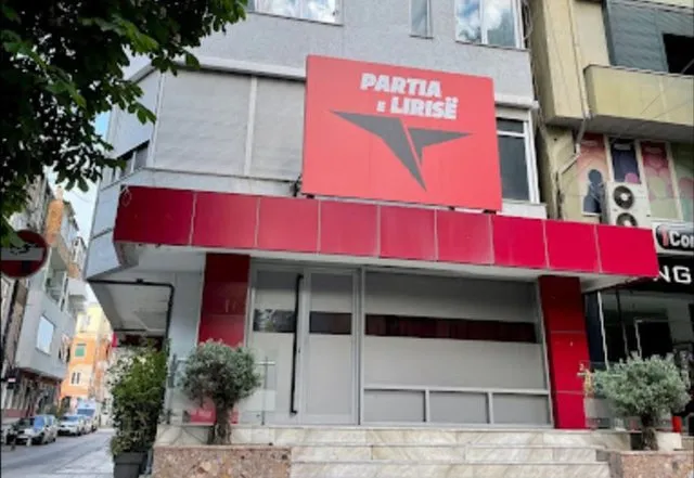 ‘Program për të mos larguar rininë’, Partia e Lirisë: Qeveria nuk i mbështet!