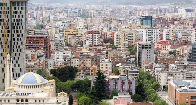 Prona bëhet më e lirë për t’u deklaruar, shqiptarët kursejnë 120.5 milionë euro nga rivlerësimi