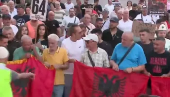 Protesta e 64-të kundër qeverisë, qytetarët marshojnë masivisht drejt Kryeministrisë