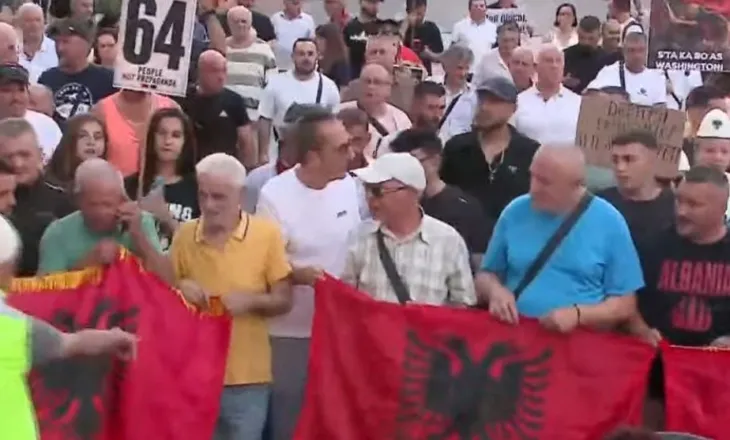 Protesta e 64-të kundër qeverisë, qytetarët marshojnë masivisht drejt Kryeministrisë