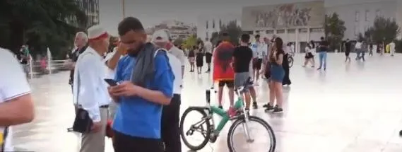 Protesta e 65! Nis organizimi i qytetarëve në sheshin “Skënderbej”, shqiptarët kërkojnë largimin e Ramës