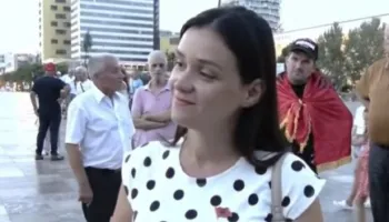 “Protesta, ortek social që nuk zhbëhet dot më”/Psikologia: Arsyet që na nxjerrin në shesh jo personale, por kombëtare dhe etnike