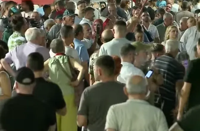 Protestuesi: Rama s’e çoi Ballukun në burg se është bashkëpunëtor