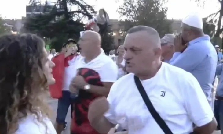 “PS -PD janë bashkë, t’i zhdukim”/ Shpërthen qytetari nga protesta